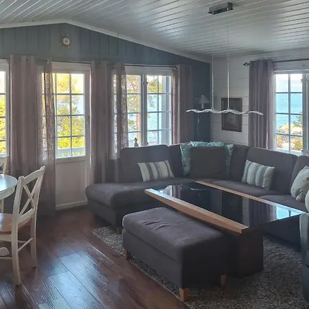 Stunning In Frosta With House Sea View Rota