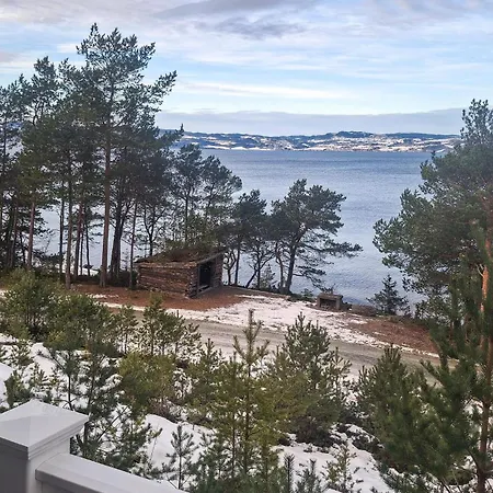 Stunning In Frosta With House Sea View 펜션
